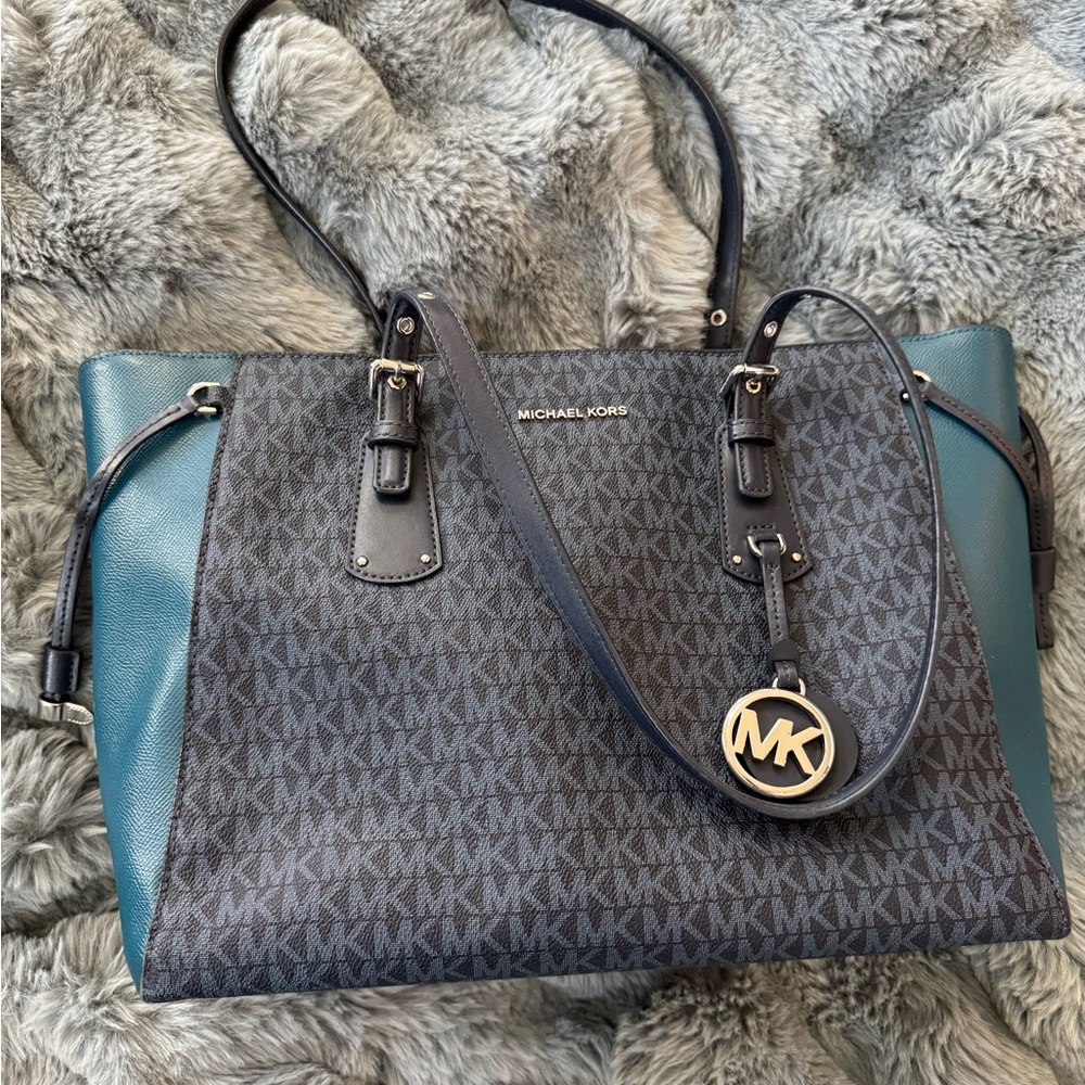 Michael Kors Jet Set Travel Colorblock Tote – Teal & Black – Excellent Condition